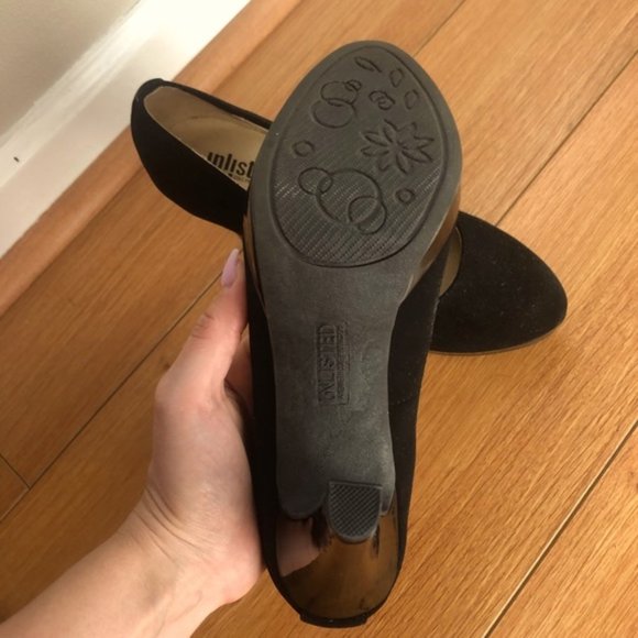 Like New Unlisted by Kenneth Cole Black Faux Suede Pumps - Picture 3 of 3